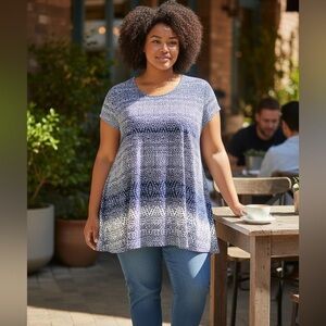 Avenue Plus Size 26/28 Navy White‎ Abstract Dot Print V Neck Short Sleeve Top